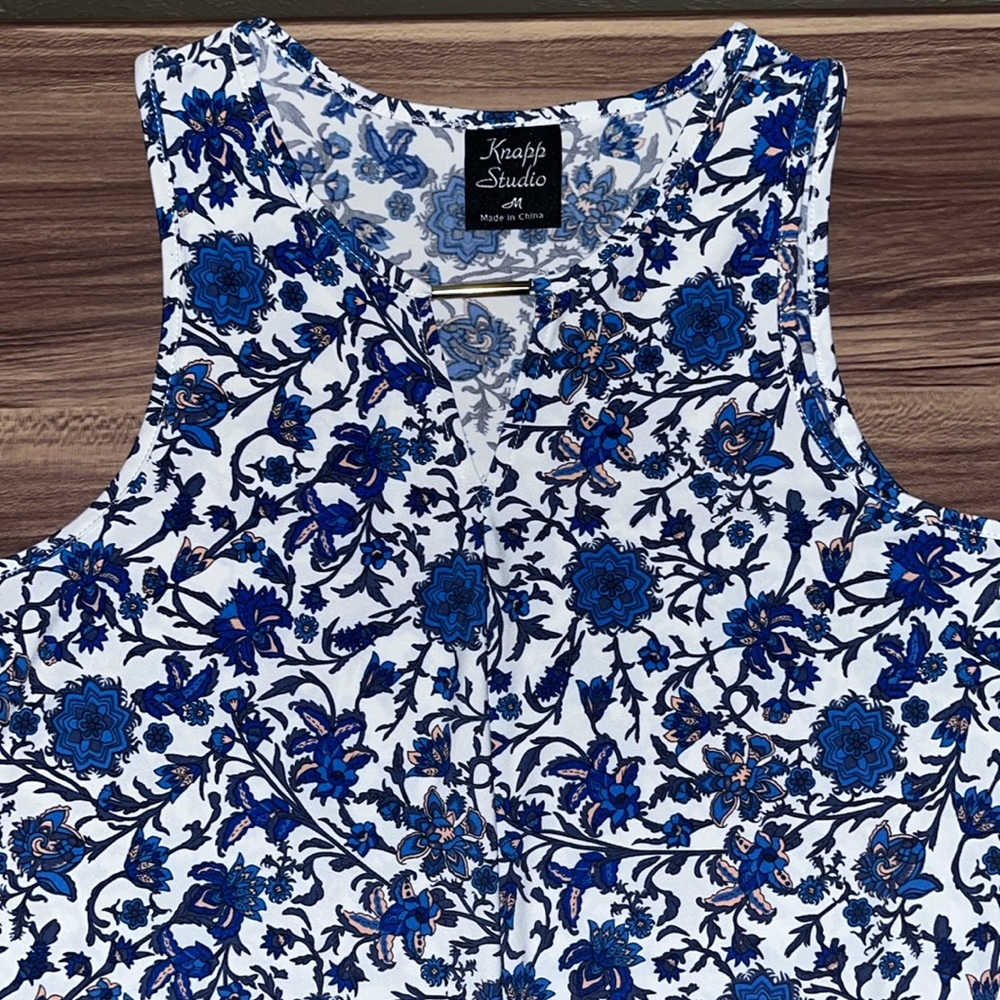 KNAPP STUDIO WHITE TANK WITH blue floral design - Picture 4 of 11